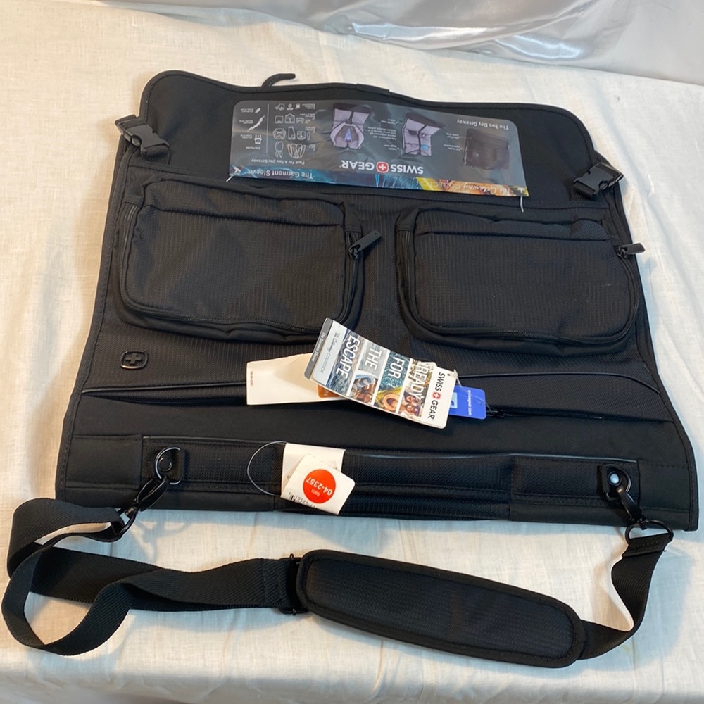 SWISS + GEAR Garment Sleeve new